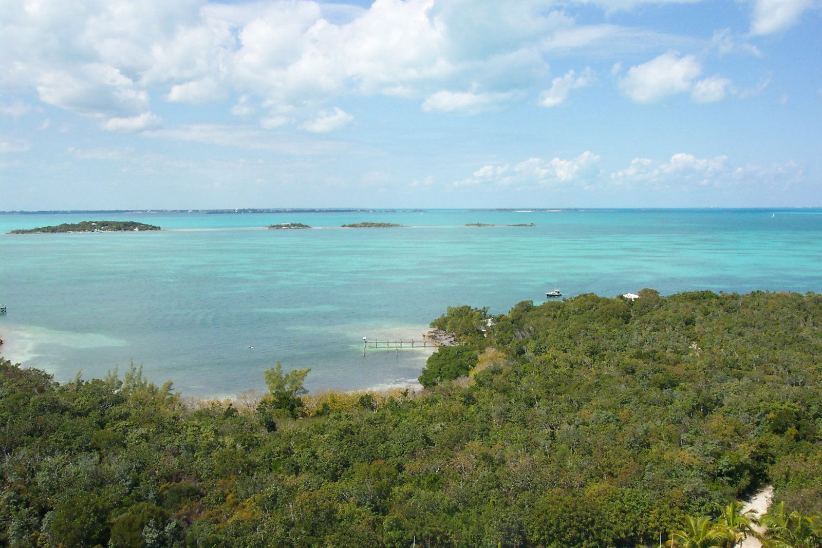Image credit: https://commons.wikimedia.org/wiki/File:Abaco_Islands_Lighthouse_view_9.jpg