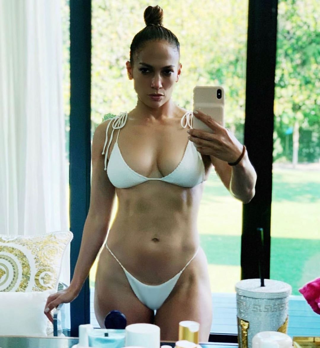 Image credit: Instagram | @jlo