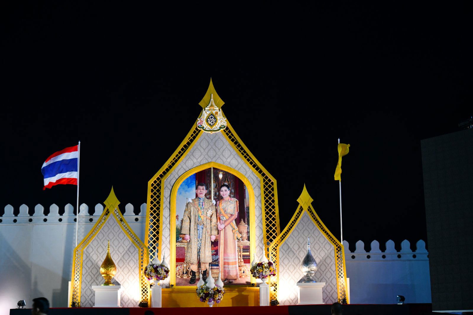 Image credit: https://commons.wikimedia.org/wiki/File:Celebration_event_for_The_Coronation_of_King_Rama_X_by_Trisorn_Triboon_04.jpg